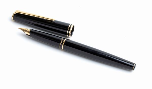 MONTBLANC: penna stilografica Classic, pennino in oro 14K  - Asta Gioielli, orologi, argenti e penne - Associazione Nazionale - Case d'Asta italiane