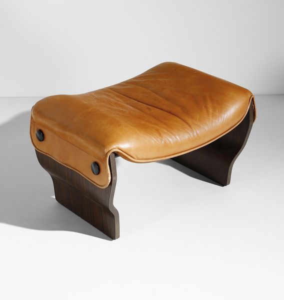 BORSANI OSVALDO (1911 - 1985) : Coppia di poltrone con poggiapiedi mod. Canada per Tecno  - Asta Asta 427 | DESIGN E ARTI DECORATIVE DEL NOVECENTO Tradizionale - Associazione Nazionale - Case d'Asta italiane