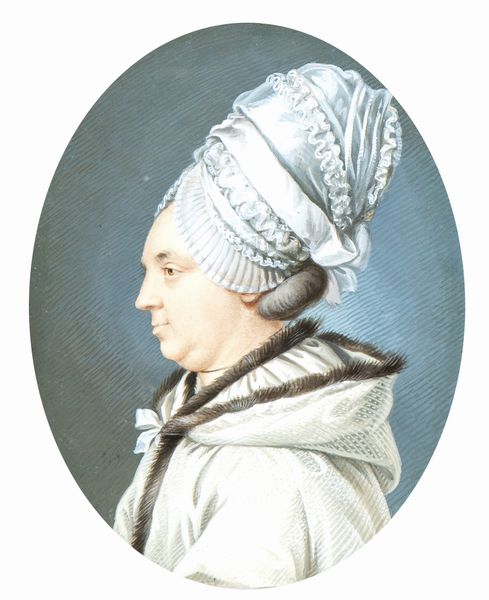 Carl Friedrich Holtzmann : a) Ritratto di profilo di gentildonna con cuffia; b) Ritratto di profilo di giovane gentildonna con orecchini e collana. Coppia di miniature  - Asta Dipinti, disegni e sculture dal XIV al XIX secolo - Associazione Nazionale - Case d'Asta italiane