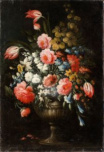 Scuola romana, XVII - XVIII secolo - Natura morta di fiori in un vaso metallico