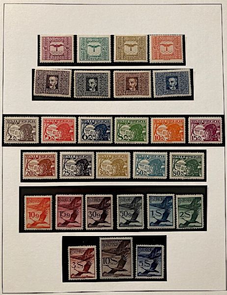 1918/2000, Austria, collezione nuova del periodo in quattro volumi a taschine.  - Asta Filatelia - Associazione Nazionale - Case d'Asta italiane