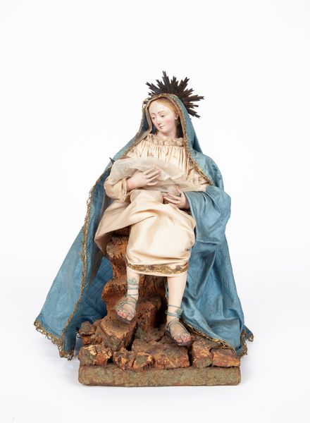 Madonna col Bambino in grembo  - Asta Dalla Collezione Antonio Latini e altre provenienze Antichi Pastori da Presepe, Accessori e libri sul tema - Associazione Nazionale - Case d'Asta italiane