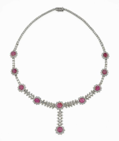 Girocollo con rubini Burma e diamanti taglio brillante e baguette  - Asta Fine Jewels - Associazione Nazionale - Case d'Asta italiane