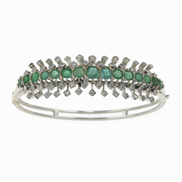 Bracciale rigido con diamanti e smeraldi  - Asta Fine Jewels - Associazione Nazionale - Case d'Asta italiane