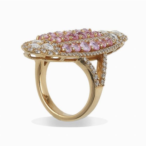 Anello con corindoni rosa e diamanti taglio rosa d'Olanda  - Asta Fine Jewels - Associazione Nazionale - Case d'Asta italiane