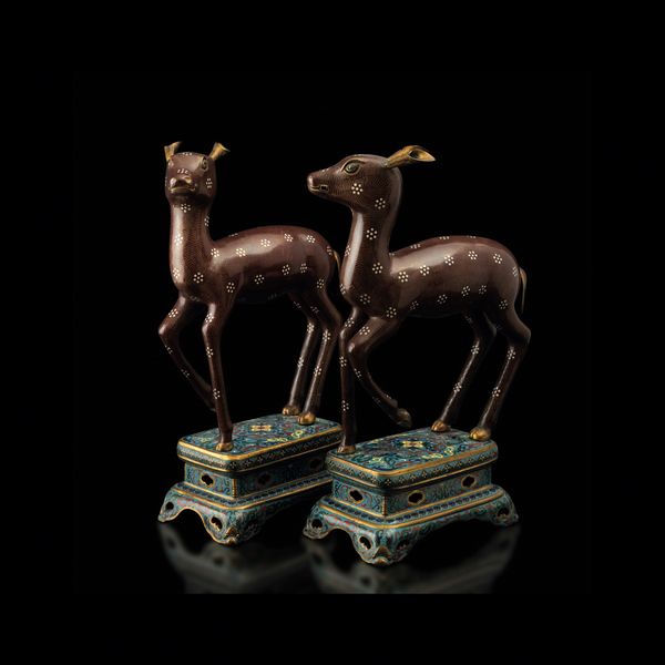 Coppia di figure di cervi cloisonnè, Cina, Dinastia Qing, epoca Jiaqing (1727-1820)<BR>  - Asta Fine Chinese Works of Art - Associazione Nazionale - Case d'Asta italiane