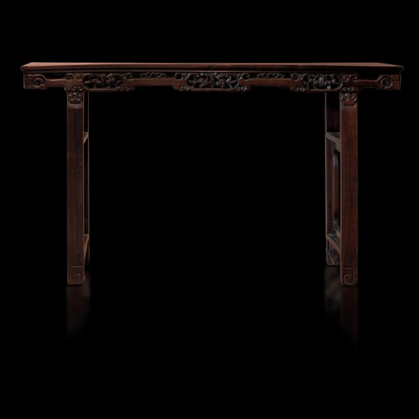 Importante consolle in legno di Hongmu con decori vegetali a traforo, Cina, Dinastia Qing, metà XIX secolo  - Asta Fine Chinese Works of Art - Associazione Nazionale - Case d'Asta italiane