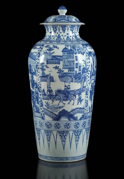 Raro e importante grande vaso a balaustro con coperchio in porcellana bianca e blu con figure di guerrieri e dignitari, Cina, Dinastia Qing, epoca Kangxi (1662-1722)  - Asta Fine Chinese Works of Art - Associazione Nazionale - Case d'Asta italiane