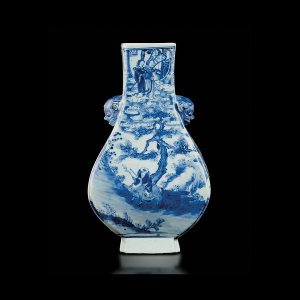 Vaso in porcellana bianca e blu a decoro di scene di vita comune e anse a mascheroni, Cina, Dinastia Qing, epoca Daoguang (1821-1850)  - Asta Fine Chinese Works of Art - Associazione Nazionale - Case d'Asta italiane