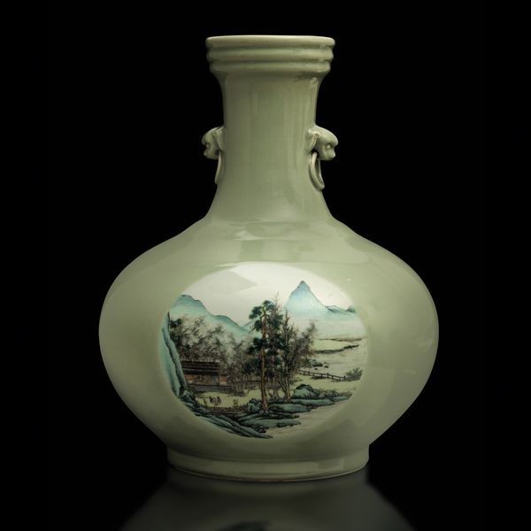 Vaso a bottiglia in porcellana Celadon a decoro paesaggistico entro riserva, Cina, Repubblica, XX secolo  - Asta Fine Chinese Works of Art - Associazione Nazionale - Case d'Asta italiane