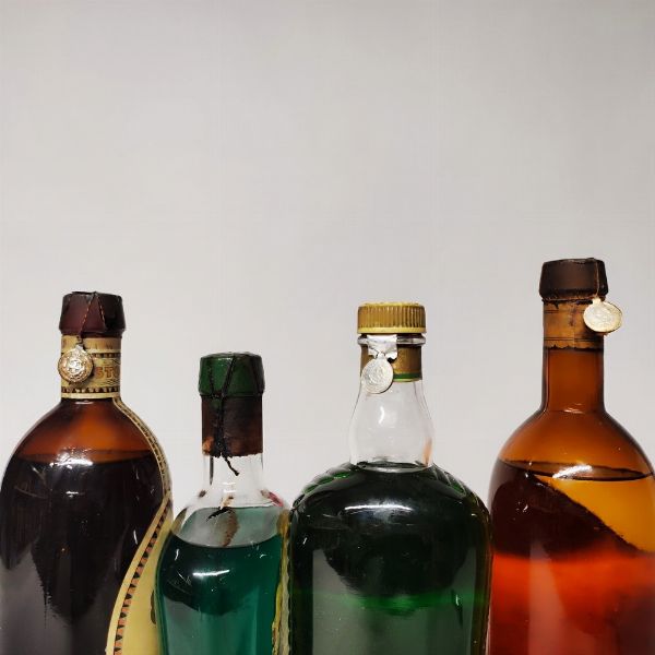 Stock Chartreuse Gialla, Menthe, Liquori  - Asta Wine and Spirits - Associazione Nazionale - Case d'Asta italiane