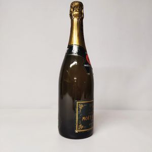 Moet & Chandon, Champagne Vintage 1986  - Asta Wine and Spirits - Associazione Nazionale - Case d'Asta italiane