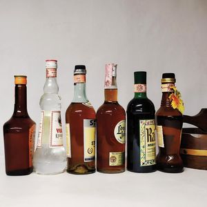 Stock Confezione Speciale, Vodka, Liquore, Grappa, Scotch Whisky  - Asta Wine and Spirits - Associazione Nazionale - Case d'Asta italiane