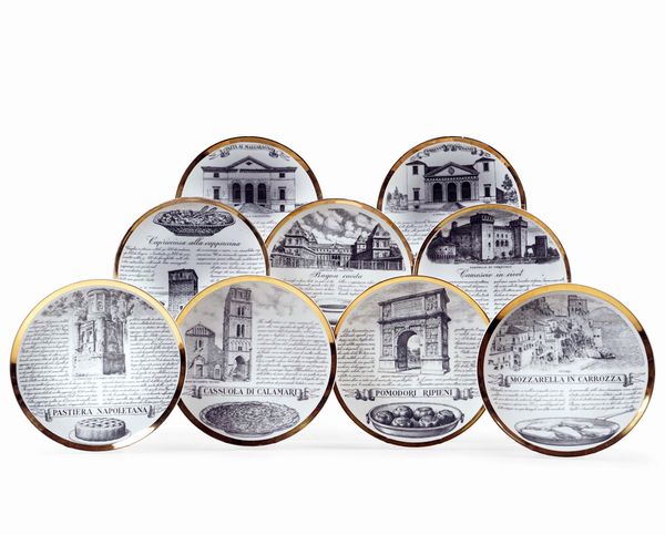 Ventisette piatti<BR>Milano, 1970 circa<BR>Design di Piero Fornasetti (1913-1988)<BR>  - Asta L'Art de la Table - Associazione Nazionale - Case d'Asta italiane