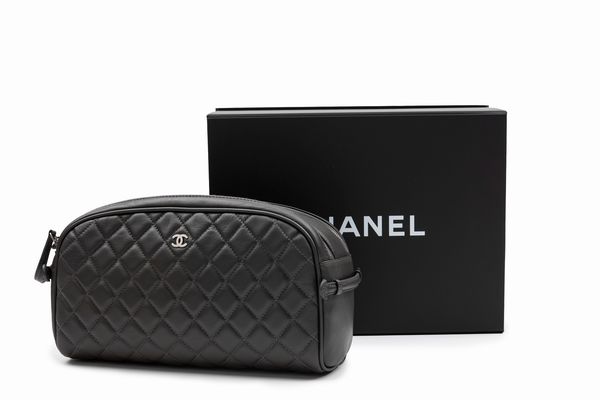 CHANEL : Trousse da viaggio  - Asta Luxury Fashion - Associazione Nazionale - Case d'Asta italiane