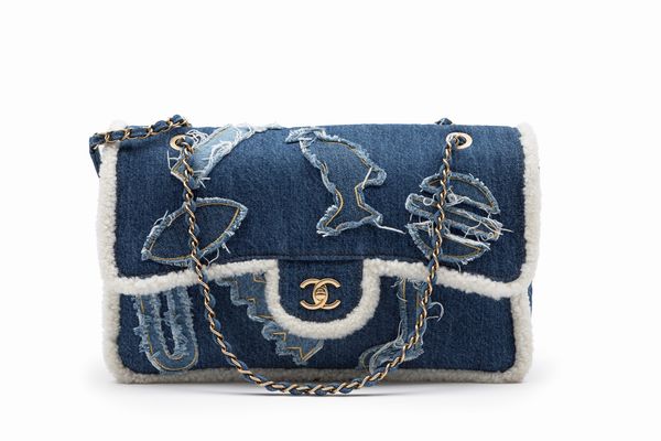 CHANEL : Borsa Egyptian Hieroglyph  - Asta Luxury Fashion - Associazione Nazionale - Case d'Asta italiane