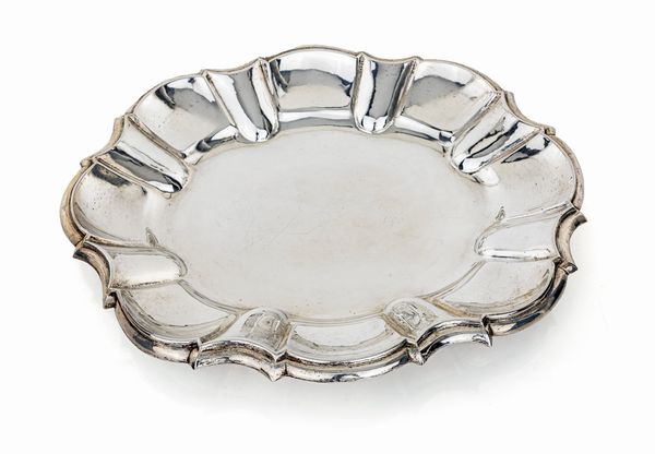 Piatto ovale semifondo in argento 800/000, A. Besnati (?)  - Asta Argenti Antichi e da Collezione - Associazione Nazionale - Case d'Asta italiane