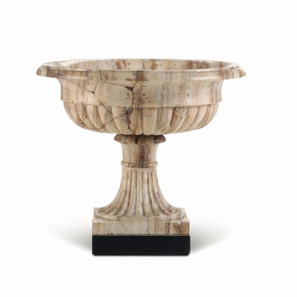 Tazza di gusto archeologico. Lapicida neoclassico italiano del XIX secolo (Roma ?)  - Asta Dimore Italiane - Associazione Nazionale - Case d'Asta italiane