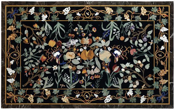 Piano in marmo intarsiato in pietre dure con motivi a fiori, frutti e volatili. Manifattura del XX secolo  - Asta Dimore Italiane - Associazione Nazionale - Case d'Asta italiane