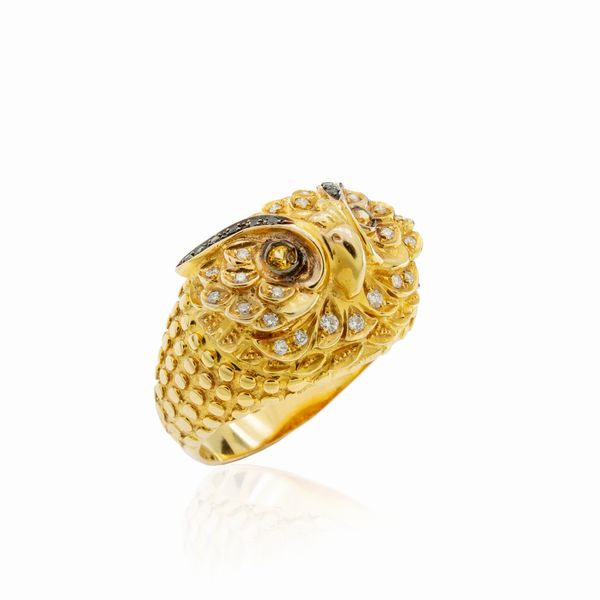 Anello civetta in oro giallo 18kt  - Asta Gioielli Orologi | Fashion Vintage - Associazione Nazionale - Case d'Asta italiane