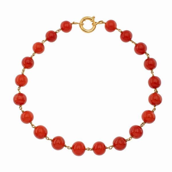 Collana ad un filo di corallo rosso  - Asta Gioielli Orologi | Fashion Vintage - Associazione Nazionale - Case d'Asta italiane