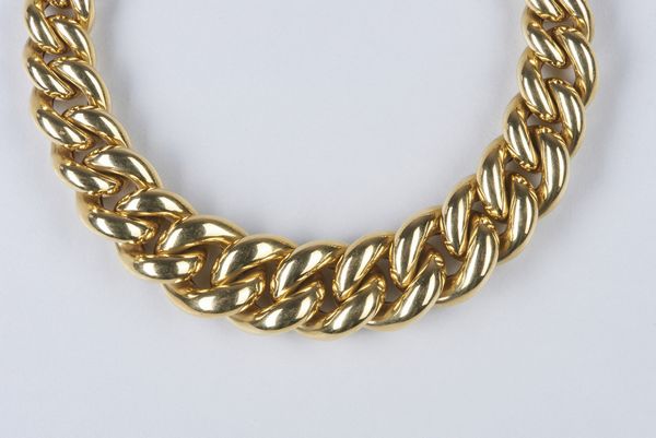 . : Catena in oro giallo 18k con lavorazione a groumette accompagnato da relativo bracciale della medesima lavorazione.  - Asta GIOIELLI - OROLOGI - ALL I WANT FOR CHRISTMAS Online - Associazione Nazionale - Case d'Asta italiane