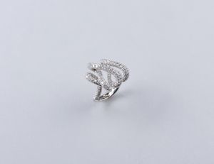 . : Anello in oro bianco 18k con brillanti per un peso tot. di 2,80 ct.  - Asta GIOIELLI - OROLOGI - ALL I WANT FOR CHRISTMAS Online - Associazione Nazionale - Case d'Asta italiane