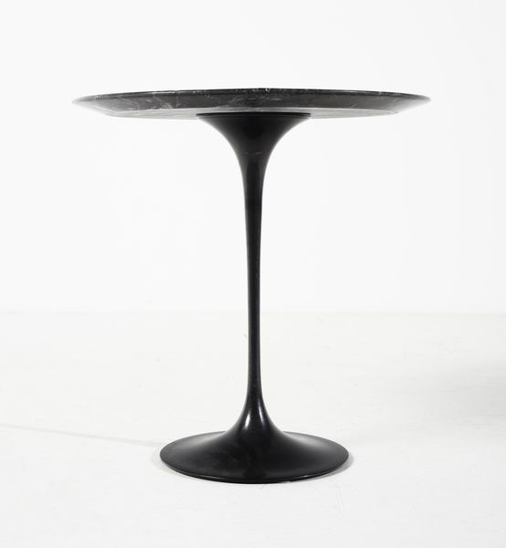 SAARINEN EERO (1910 - 1961) : Tavolo da salotto mod. Tulip per Knoll  - Asta DESIGN E ARTI DECORATIVE DEL NOVECENTO - Associazione Nazionale - Case d'Asta italiane