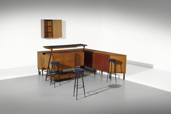 LA PERMANENTE MOBILI CANTU : attribuito. Mobile bar con tre sgabelli  - Asta DESIGN E ARTI DECORATIVE DEL NOVECENTO - Associazione Nazionale - Case d'Asta italiane