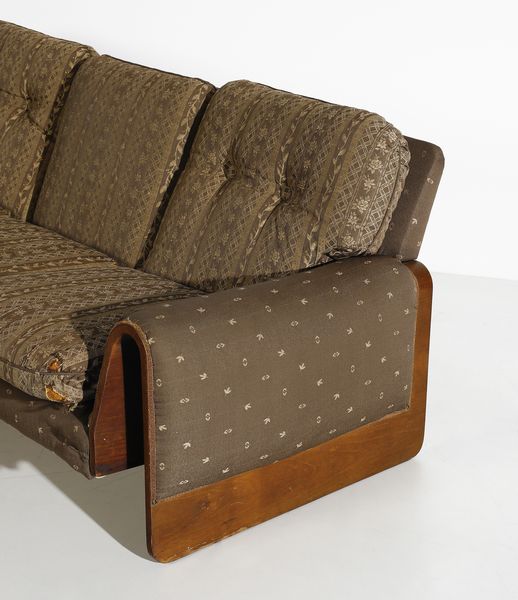 BUZZI FERDINANDO (1931 - 2021) : nello stile di. Divano a tre posti e una poltrona  - Asta DESIGN E ARTI DECORATIVE DEL NOVECENTO - Associazione Nazionale - Case d'Asta italiane