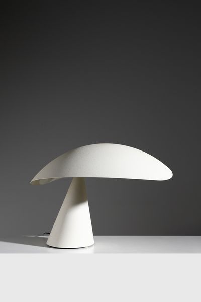 KUROSAWA MASAYUKI (n. 1937) : Lampada da tavolo mod. Lavinia per Artemide, Milano  - Asta DESIGN E ARTI DECORATIVE DEL NOVECENTO - Associazione Nazionale - Case d'Asta italiane