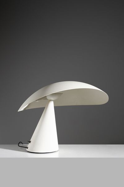 KUROSAWA MASAYUKI (n. 1937) : Lampada da tavolo mod. Lavinia per Artemide, Milano  - Asta DESIGN E ARTI DECORATIVE DEL NOVECENTO - Associazione Nazionale - Case d'Asta italiane