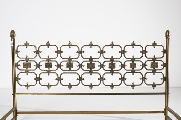 OSVALDO BORSANI (1911-1985) & ARNALDO POMODORO (n. 1926) : Letto matrimoniale  - Asta DESIGN E ARTI DECORATIVE DEL NOVECENTO - Associazione Nazionale - Case d'Asta italiane