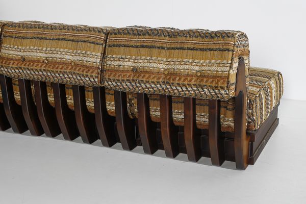 FRIGERIO LUCIANO (1928 - 1999) : Salotto composto da un divano modulare (5 pezzi), un pouf (3 pezzi) e quattro tavolini  - Asta DESIGN E ARTI DECORATIVE DEL NOVECENTO - Associazione Nazionale - Case d'Asta italiane