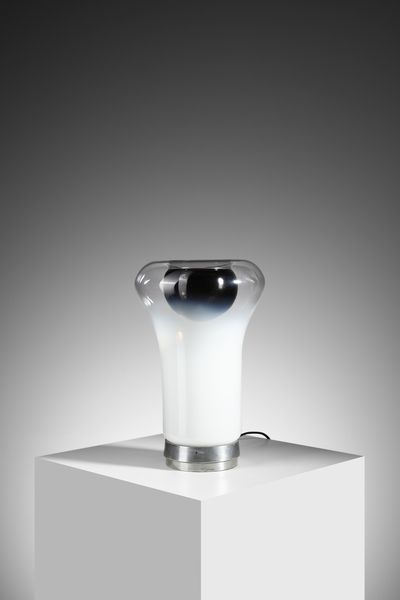 MANGIAROTTI ANGELO (1921 - 2012) : Lampada da tavolo mod. Saffo per Artemide, Milano  - Asta DESIGN E ARTI DECORATIVE DEL NOVECENTO - Associazione Nazionale - Case d'Asta italiane