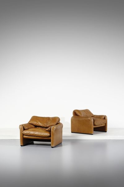 MAGISTRETTI VICO (1920 - 2006) : Coppia di poltrone mod. Maralunga per Cassina, Meda  - Asta DESIGN E ARTI DECORATIVE DEL NOVECENTO - Associazione Nazionale - Case d'Asta italiane