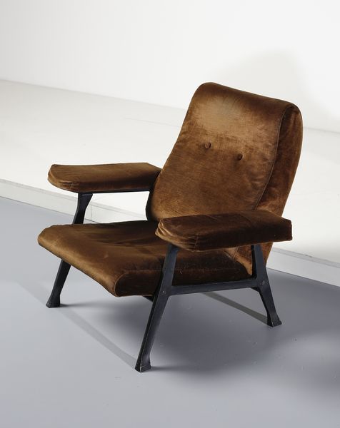 MENGHI ROBERTO (1920 - 2006) : Coppia di poltrone mod. Hall per Arflex, Milano  - Asta DESIGN E ARTI DECORATIVE DEL NOVECENTO - Associazione Nazionale - Case d'Asta italiane