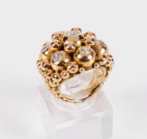 Anello a cupola in oro giallo con diamanti vecchio taglio  - Asta Gioielli e Orologi - Associazione Nazionale - Case d'Asta italiane