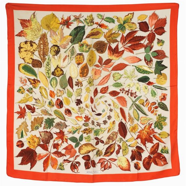 HERMES FOULARD AUTUMN  - Asta VINTAGE: BORSE E ACCESSORI DI HERMES, LOUIS VUITTON E ALTRE GRANDI MAISON - Associazione Nazionale - Case d'Asta italiane