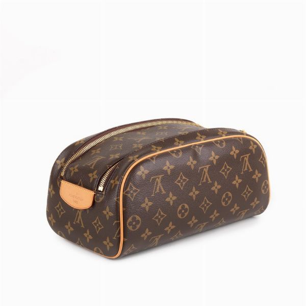 LOUIS VUITTON PORTACOSMETICI  - Asta VINTAGE: BORSE E ACCESSORI DI HERMES, LOUIS VUITTON E ALTRE GRANDI MAISON - Associazione Nazionale - Case d'Asta italiane