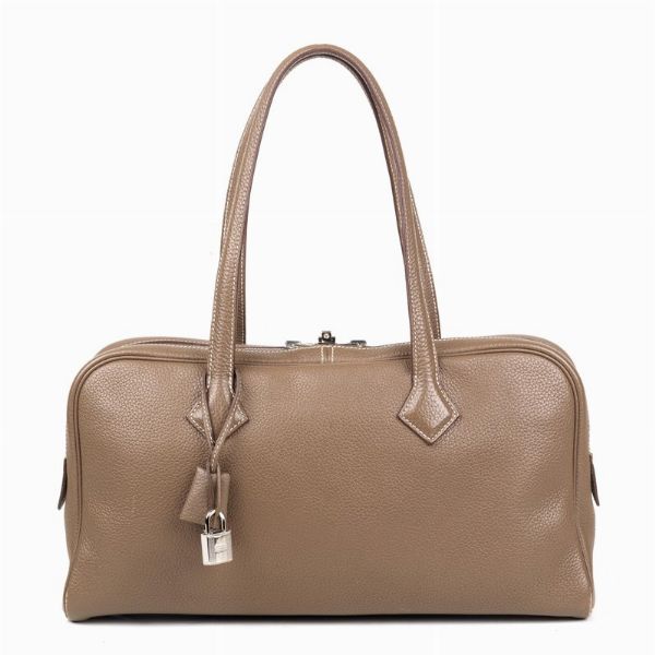 HERMES BORSA VICTORIA ELAN 38  - Asta VINTAGE: BORSE E ACCESSORI DI HERMES, LOUIS VUITTON E ALTRE GRANDI MAISON - Associazione Nazionale - Case d'Asta italiane