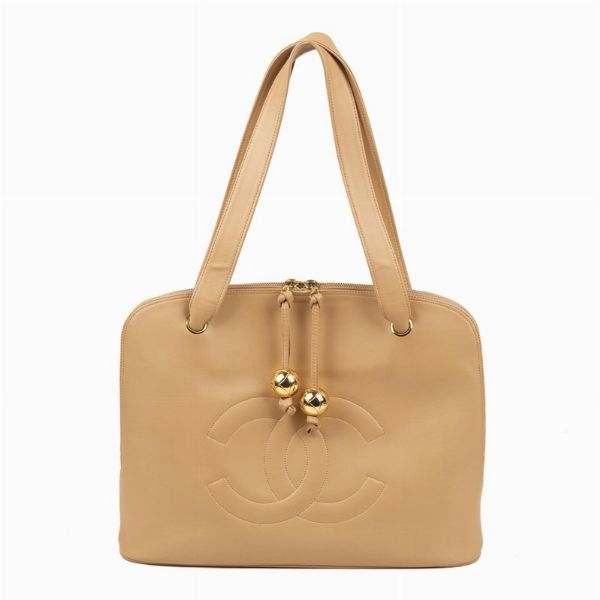 CHANEL BORSA CCBALL CHARM  - Asta VINTAGE: BORSE E ACCESSORI DI HERMES, LOUIS VUITTON E ALTRE GRANDI MAISON - Associazione Nazionale - Case d'Asta italiane