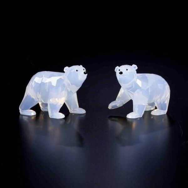 Coppia di orsi polari Swarovski in opale bianco, cuccioli di Siku orso polare ghiacciato  - Asta Swarovski: Crystalized Elegance - Associazione Nazionale - Case d'Asta italiane