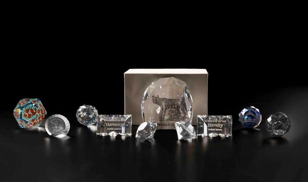 Lotto di diverse gemme e pietre memoriali Swarovski  - Asta Swarovski: Crystalized Elegance - Associazione Nazionale - Case d'Asta italiane