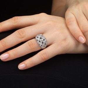 ANELLO A FASCIA CON DIAMANTI  - Asta Gioielli - Associazione Nazionale - Case d'Asta italiane