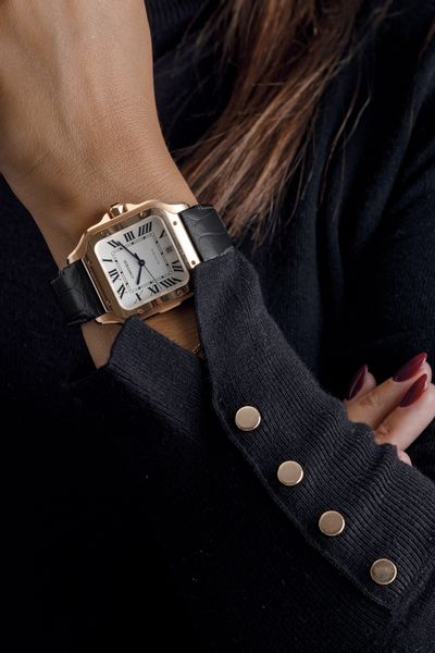 CARTIER : Santos in oro rosa 18k, movimento automatico con quadrante argent e numeri romani, corredato da scatola e garanzia in ottimo stato di conservazione  - Asta Orologi da Polso - Associazione Nazionale - Case d'Asta italiane