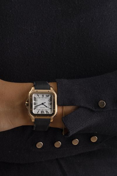 CARTIER : Santos in oro rosa 18k, movimento automatico con quadrante argent e numeri romani, corredato da scatola e garanzia in ottimo stato di conservazione  - Asta Orologi da Polso - Associazione Nazionale - Case d'Asta italiane