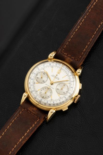 ROLEX : Raro ed eccezionale cronografo tre contatori ref 4313 con pulsanti quadri e fondello a scatto, anse a goccia, carica manuale, in oro giallo 18k in condizioni di 'Fondo di magazzino'  - Asta Orologi da Polso - Associazione Nazionale - Case d'Asta italiane