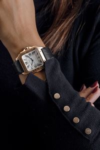 CARTIER : Santos in oro rosa 18k, movimento automatico con quadrante argent e numeri romani, corredato da scatola e garanzia in ottimo stato di conservazione  - Asta Orologi da Polso - Associazione Nazionale - Case d'Asta italiane