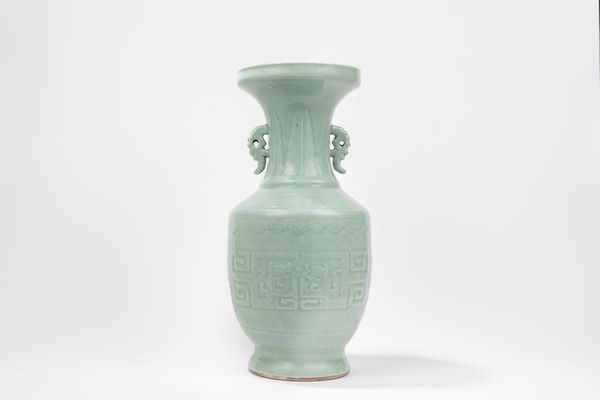 VASO IN PORCELLANA CELADON  - Asta Arte Orientale  - Associazione Nazionale - Case d'Asta italiane